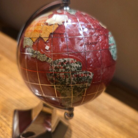GEMSTONE GLOBE - BRAND NEW IN GIFT BOX - Picture 7 of 10